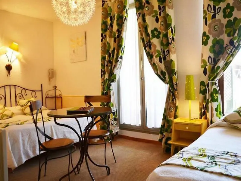 Hotel Toppin Cavaillon 2*,