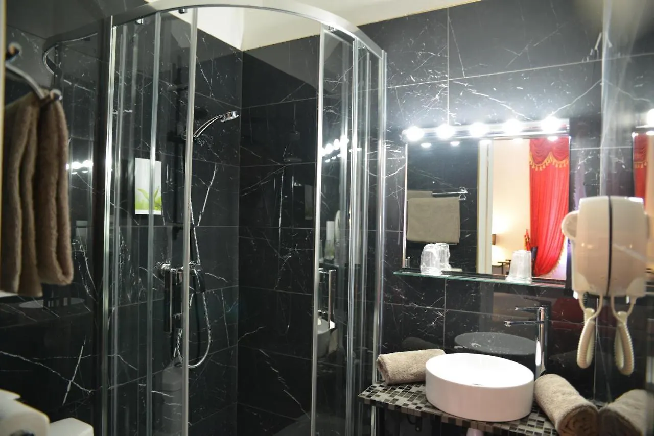 **  Hotel Toppin Clavaillan França
